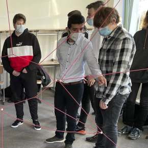 Teamwork, Gruppe, Schüler, Netz, Projektarbeit Schüler arbeiten an Kommunikationsprojekt